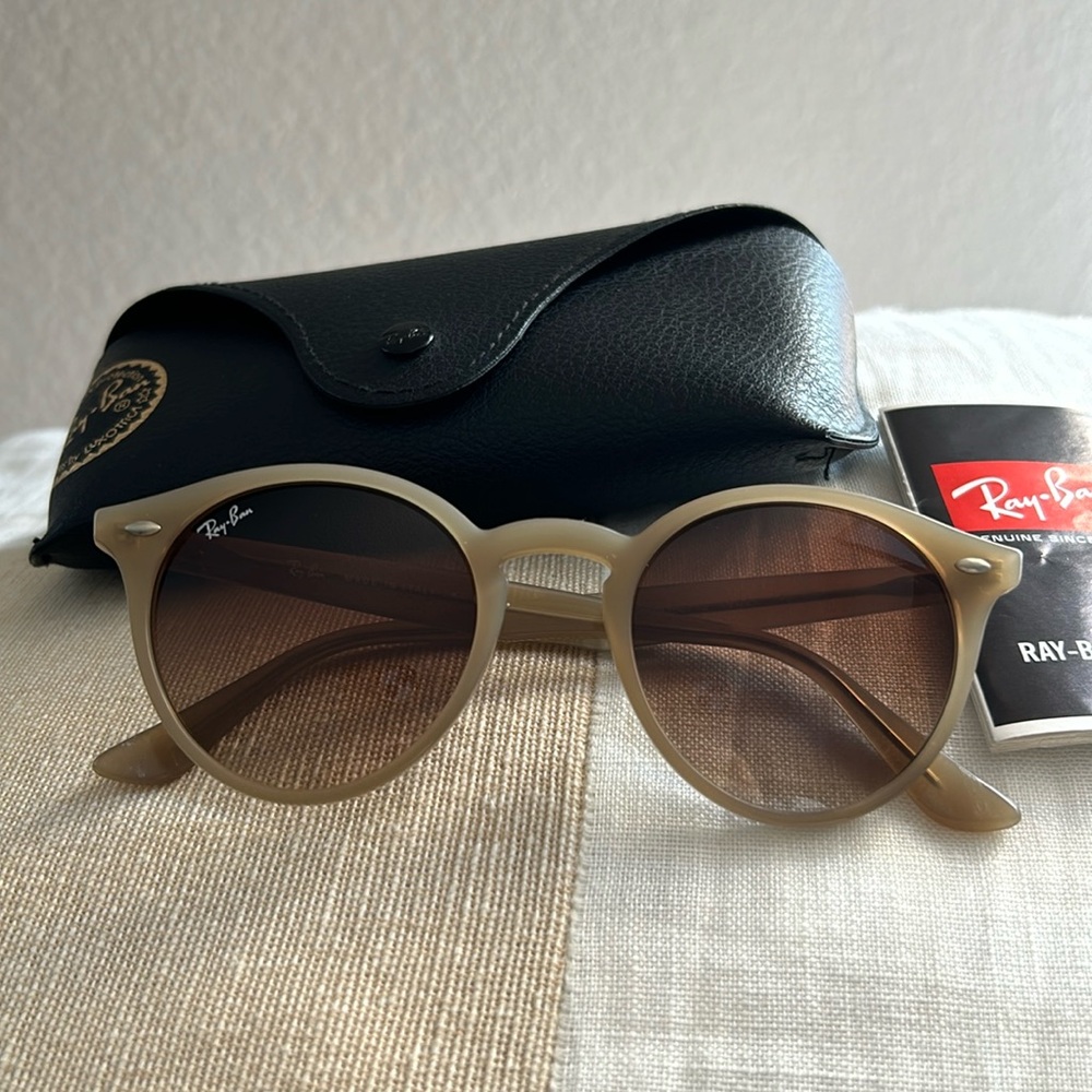 Ray-Ban Round Sunglasses